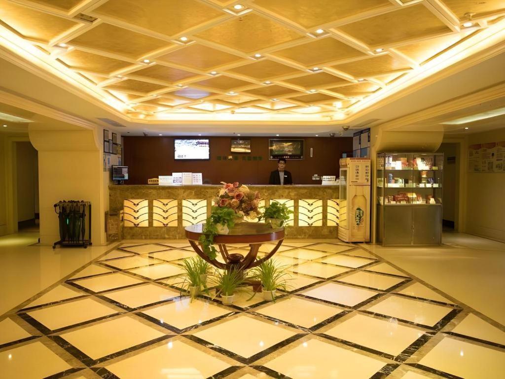 Greentree Inn Suzhou Railway Station North Square Haobainian Wedding Dress City Express Hotel מראה חיצוני תמונה